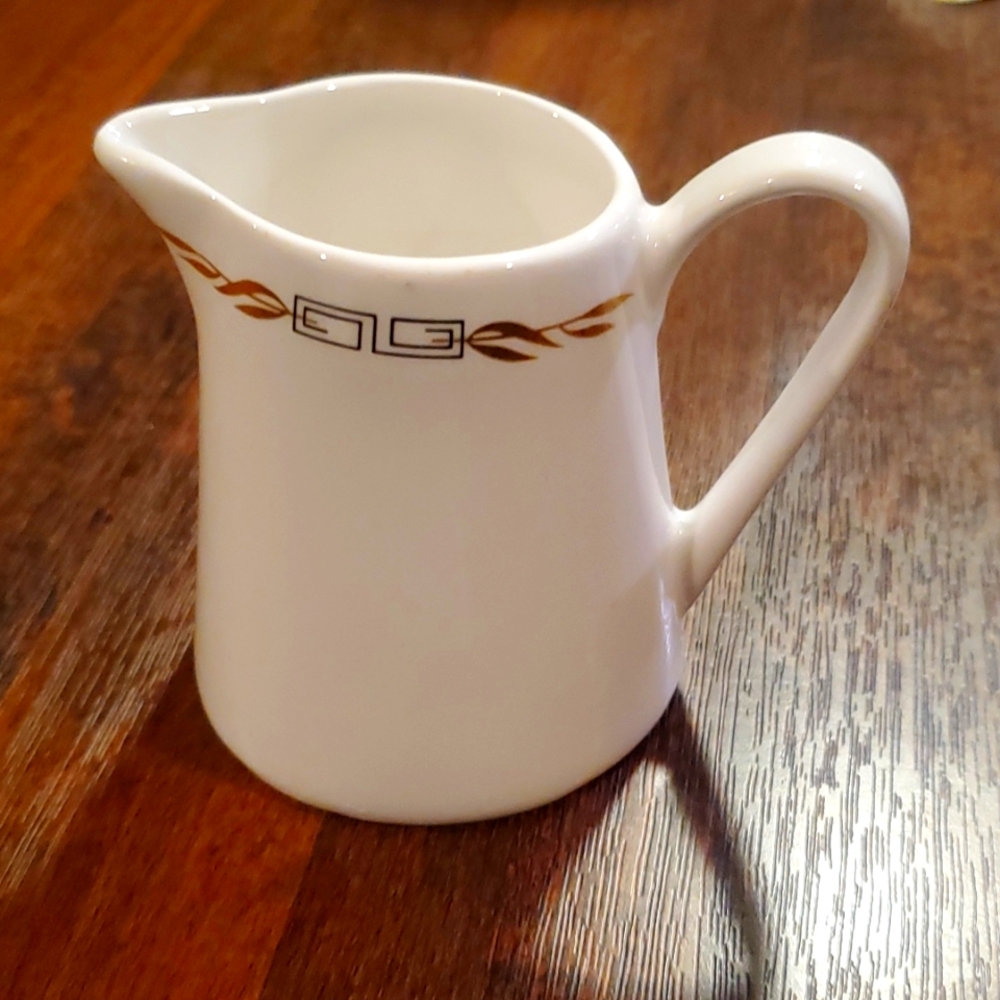 Vintage 1955-57 syracuse china